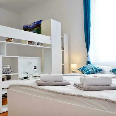 Studio Apartman Holiday Pensionat Pula